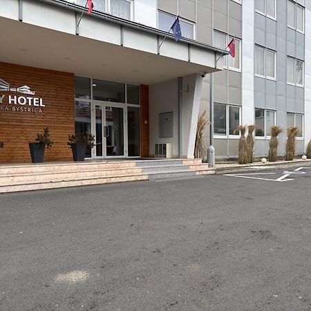City Hotel B&B, Reception 24 7, 800M Od-From R1, Free Parking Banska Bystrica Bagian luar foto