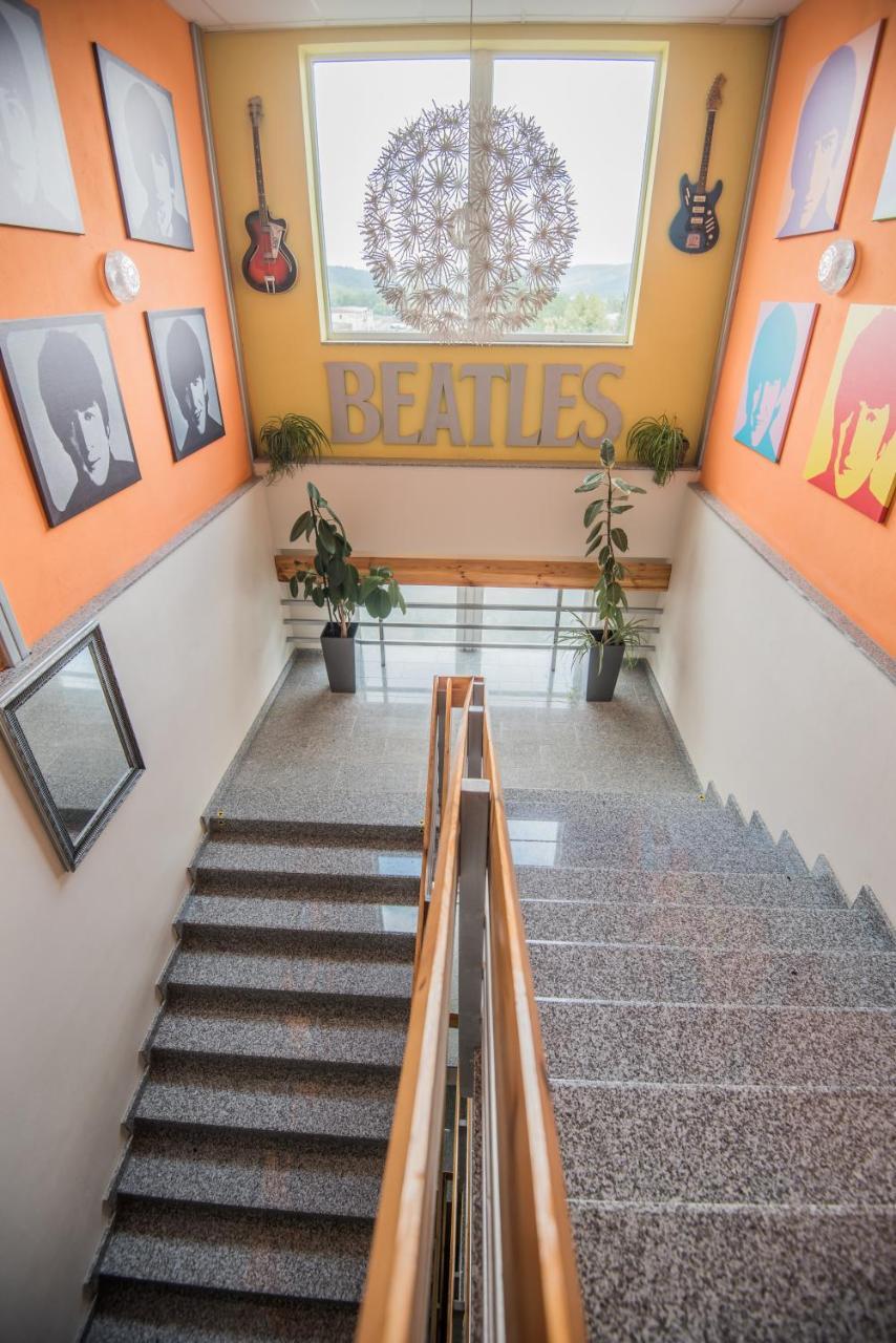 City Hotel B&B, Reception 24 7, 800M Od-From R1, Free Parking Banska Bystrica Bagian luar foto